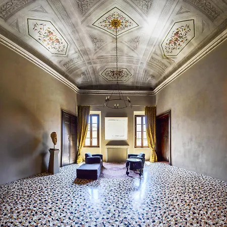 Alloggio in famiglia XVIII century Palazzo *